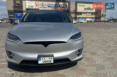 Позашляховик / Кросовер Tesla Model X 2017 в 