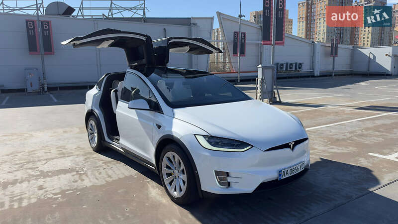 Внедорожник / Кроссовер Tesla Model X 2019 в Киеве