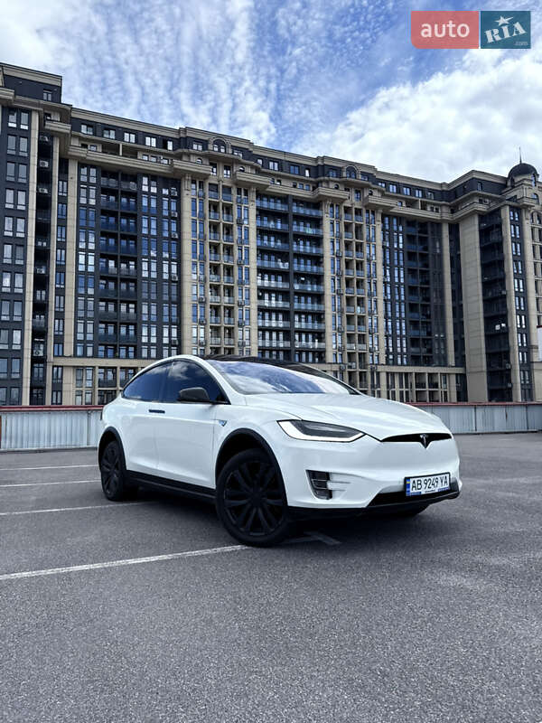 Внедорожник / Кроссовер Tesla Model X 2016 в 