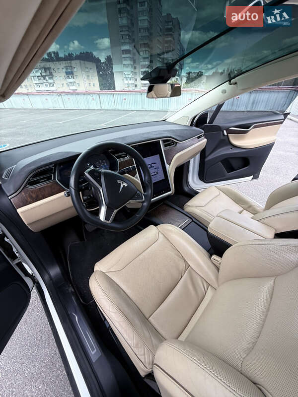 Внедорожник / Кроссовер Tesla Model X 2016 в Виннице
