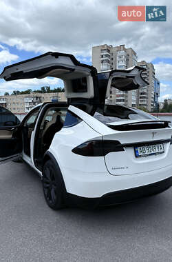 Позашляховик / Кросовер Tesla Model X 2016 в 