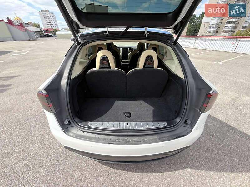 Внедорожник / Кроссовер Tesla Model X 2016 в Виннице