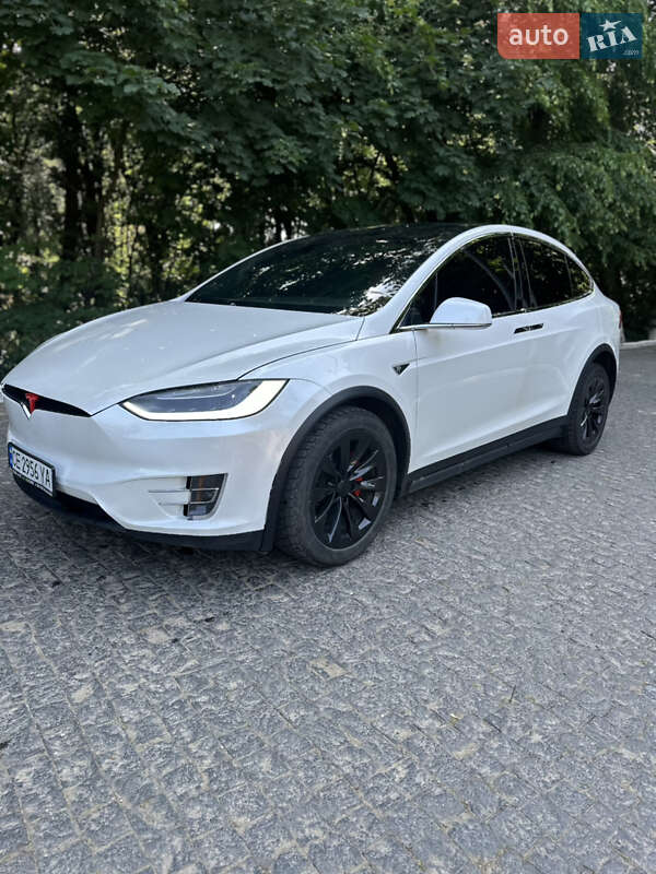 Позашляховик / Кросовер Tesla Model X 2016 в 
