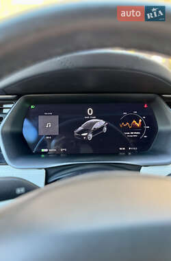 Позашляховик / Кросовер Tesla Model X 2019 в 