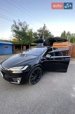 Позашляховик / Кросовер Tesla Model X 2016 в 