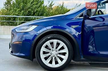 Позашляховик / Кросовер Tesla Model X 2016 в 