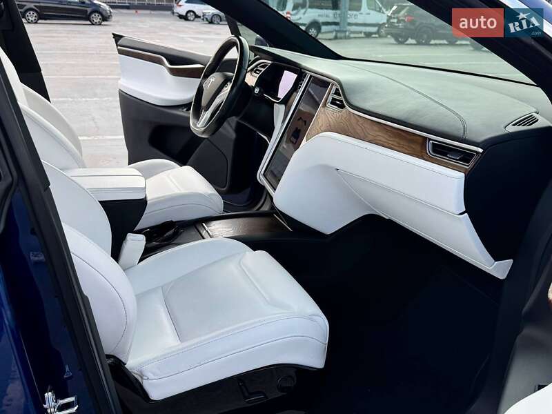 Позашляховик / Кросовер Tesla Model X 2016 в Києві фото 23 Позашляховик / Кросовер Tesla Model X 2016 в Києві