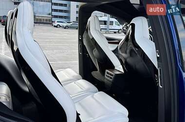 Позашляховик / Кросовер Tesla Model X 2016 в 