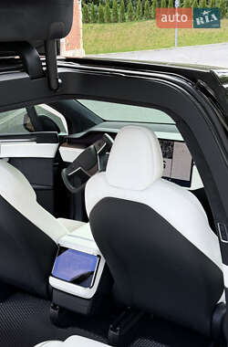 Позашляховик / Кросовер Tesla Model X 2022 в 