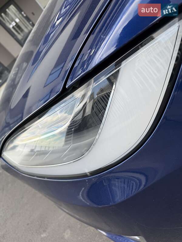 Позашляховик / Кросовер Tesla Model X 2019 в Києві