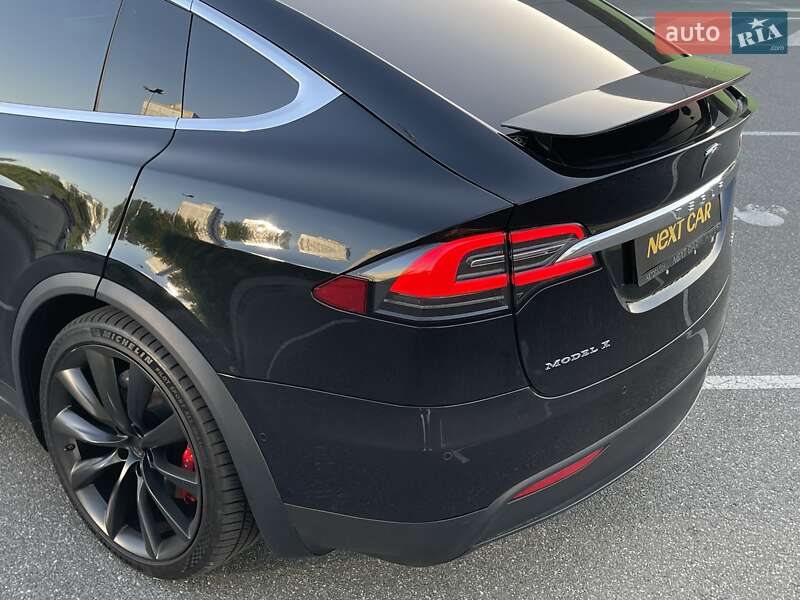 Позашляховик / Кросовер Tesla Model X 2016 в Києві