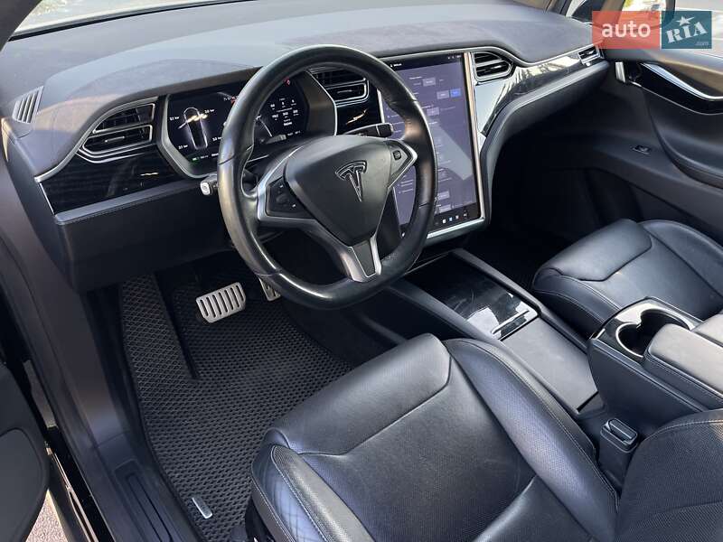 Позашляховик / Кросовер Tesla Model X 2016 в Києві