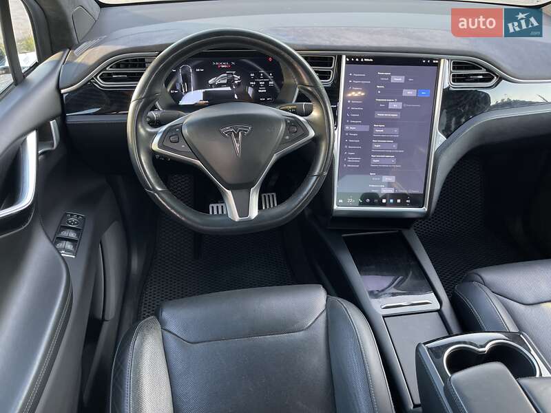 Позашляховик / Кросовер Tesla Model X 2016 в Києві