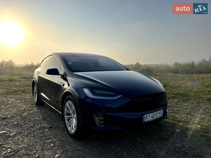 Внедорожник / Кроссовер Tesla Model X 2018 в Калуше
