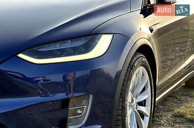 Позашляховик / Кросовер Tesla Model X 2018 в 