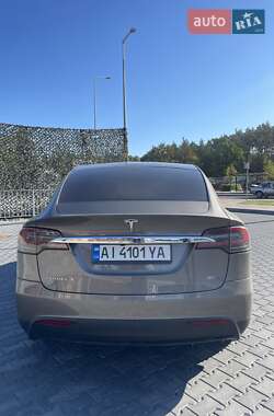 Позашляховик / Кросовер Tesla Model X 2016 в 