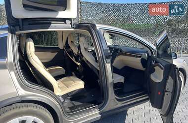 Позашляховик / Кросовер Tesla Model X 2016 в 