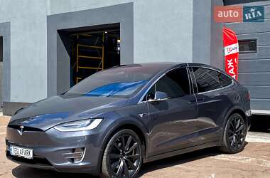 Позашляховик / Кросовер Tesla Model X 2016 в 