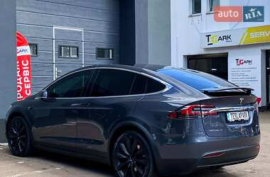 Позашляховик / Кросовер Tesla Model X 2016 в 