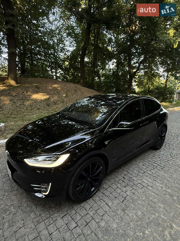 Позашляховик / Кросовер Tesla Model X 2020 в Чернівцях