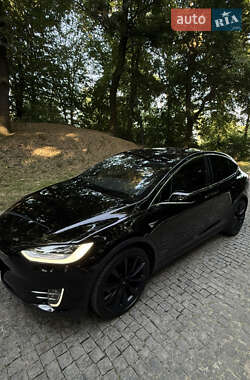 Позашляховик / Кросовер Tesla Model X 2020 в 