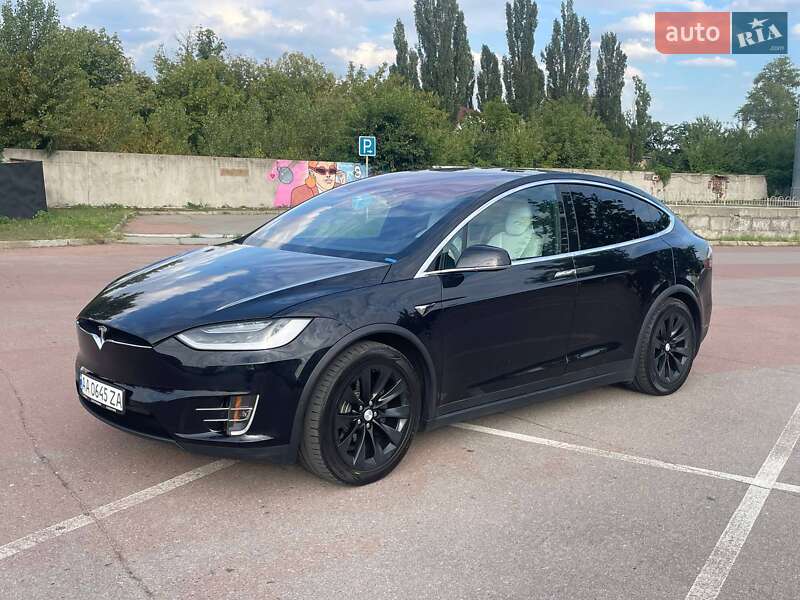 Позашляховик / Кросовер Tesla Model X 2017 в 