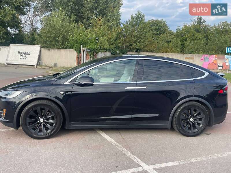 Позашляховик / Кросовер Tesla Model X 2017 в Києві