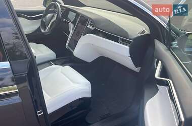 Позашляховик / Кросовер Tesla Model X 2017 в 