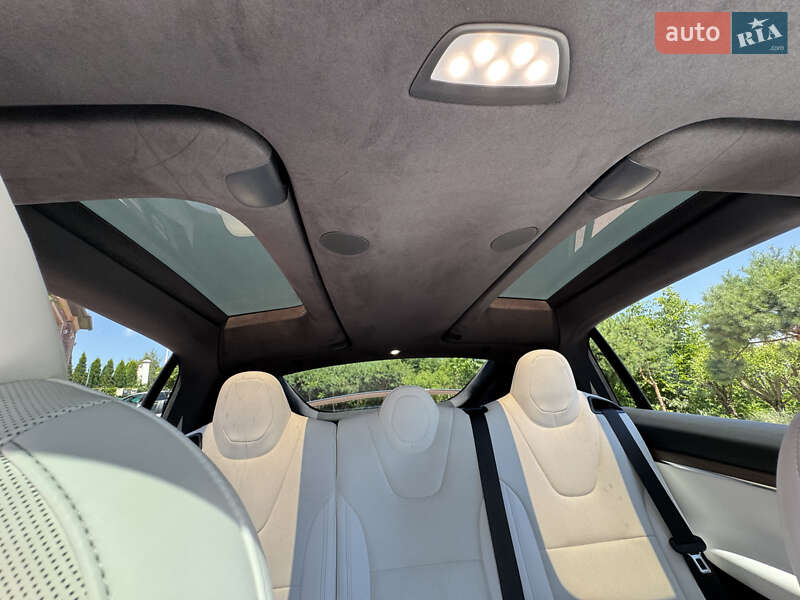 Позашляховик / Кросовер Tesla Model X 2022 в Чернівцях