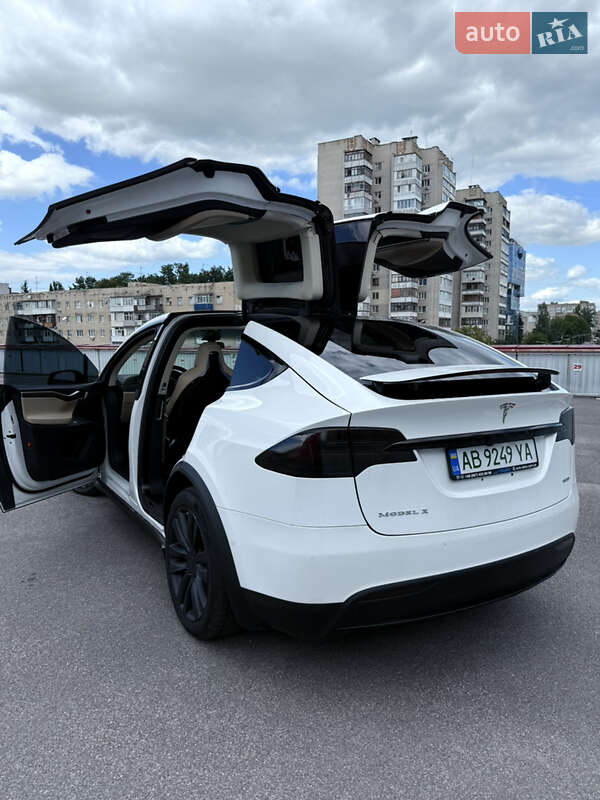 Позашляховик / Кросовер Tesla Model X 2016 в Вінниці