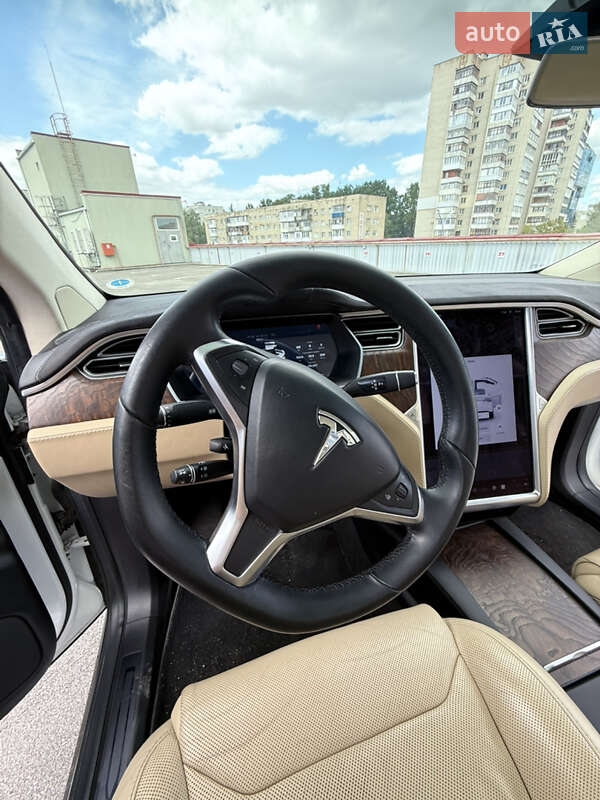 Позашляховик / Кросовер Tesla Model X 2016 в Вінниці