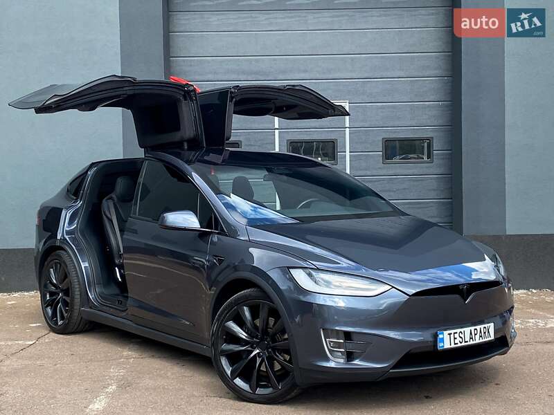 Tesla Model X 2019