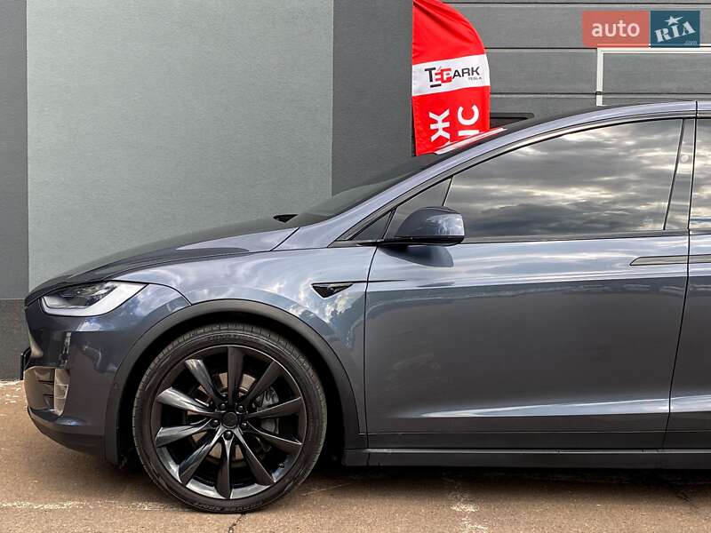 Позашляховик / Кросовер Tesla Model X 2019 в Києві