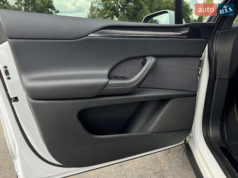 Позашляховик / Кросовер Tesla Model X 2023 в Олександрії фото 9 Позашляховик / Кросовер Tesla Model X 2023 в Олександрії