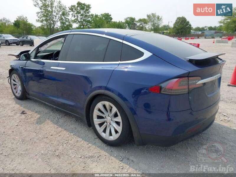 Внедорожник / Кроссовер Tesla Model X 2019 в Киеве
