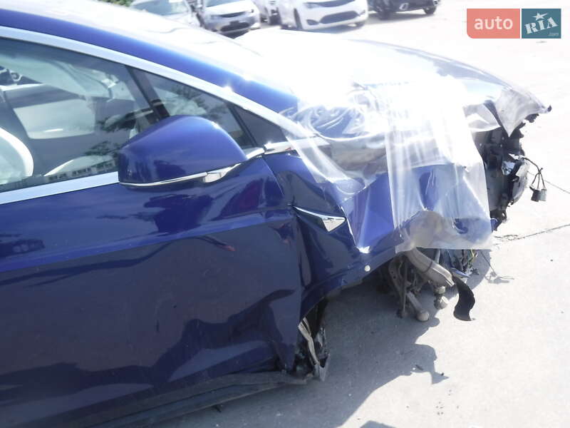 Внедорожник / Кроссовер Tesla Model X 2019 в Киеве