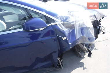 Позашляховик / Кросовер Tesla Model X 2019 в 