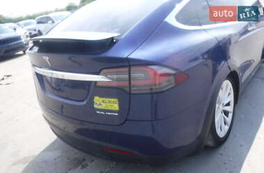 Позашляховик / Кросовер Tesla Model X 2019 в 