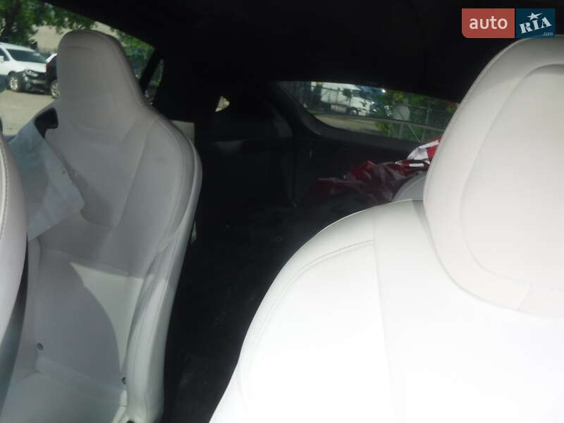 Внедорожник / Кроссовер Tesla Model X 2019 в Киеве
