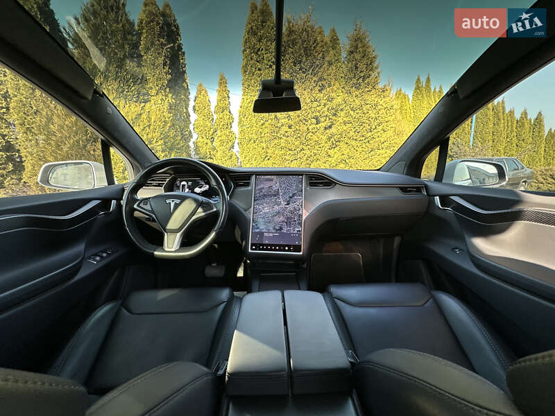 Позашляховик / Кросовер Tesla Model X 2018 в Львові