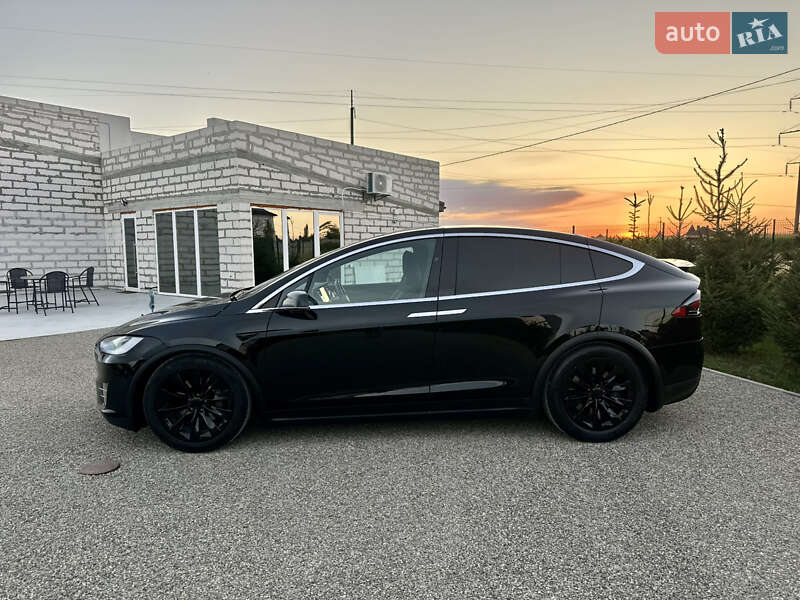 Позашляховик / Кросовер Tesla Model X 2018 в Тернополі