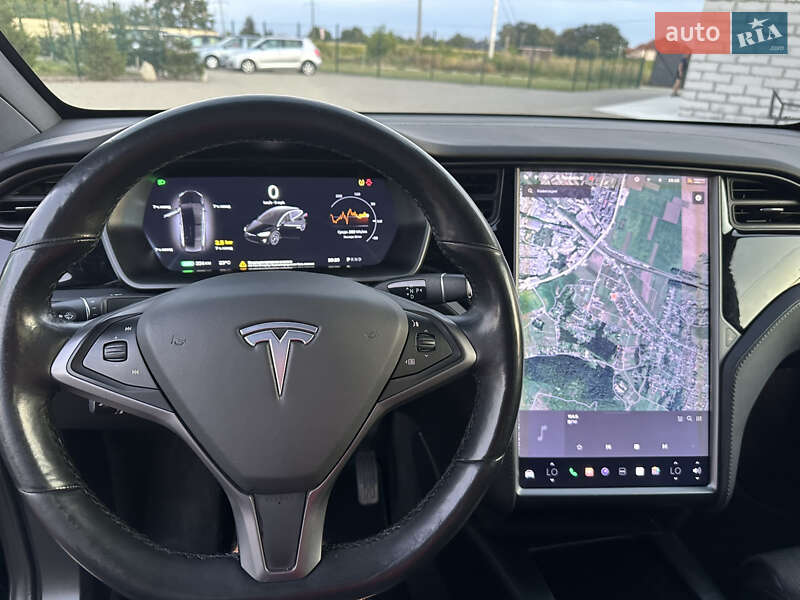 Позашляховик / Кросовер Tesla Model X 2018 в Тернополі