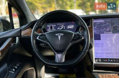Позашляховик / Кросовер Tesla Model X 2019 в 