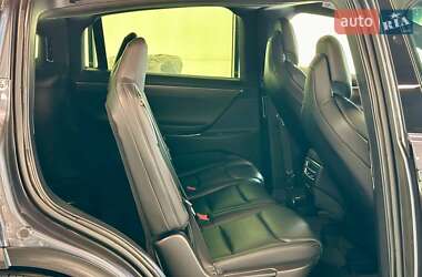 Позашляховик / Кросовер Tesla Model X 2018 в 