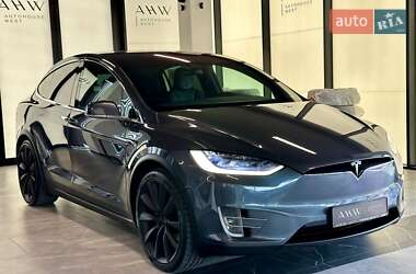 Позашляховик / Кросовер Tesla Model X 2018 в 