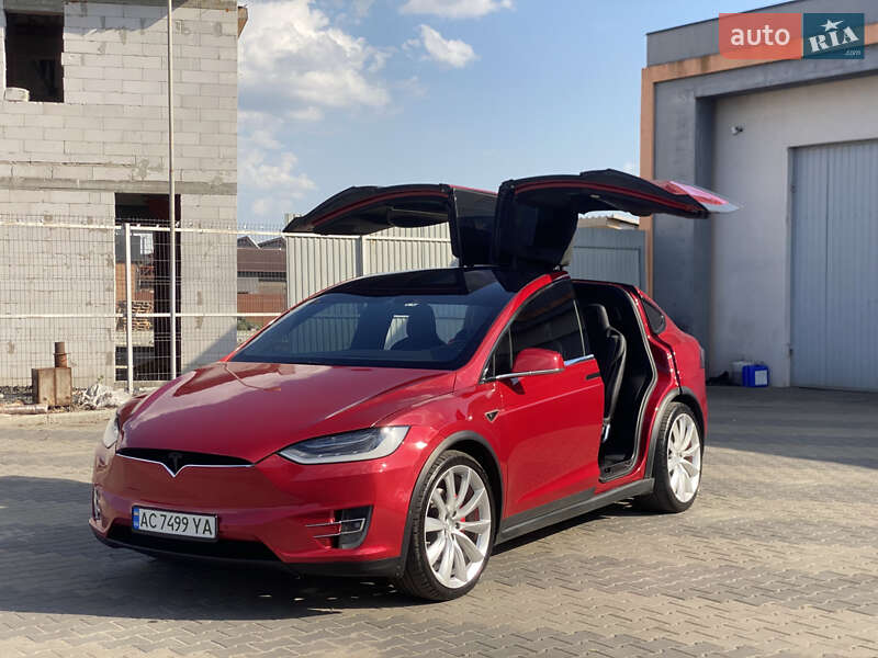 Внедорожник / Кроссовер Tesla Model X 2016 в Луцке