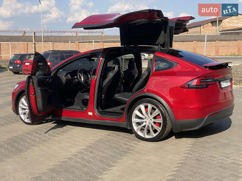 Внедорожник / Кроссовер Tesla Model X 2016 в Луцке