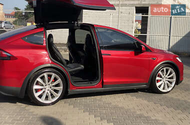 Позашляховик / Кросовер Tesla Model X 2016 в 