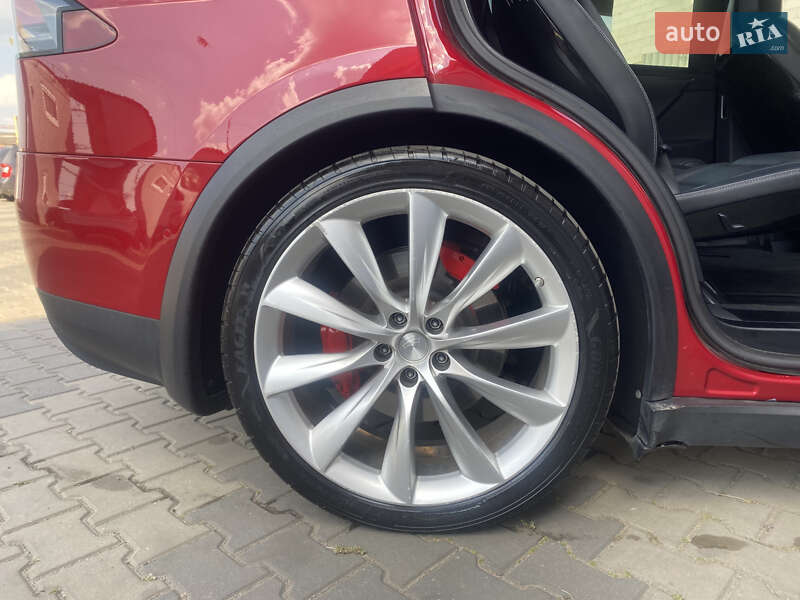 Внедорожник / Кроссовер Tesla Model X 2016 в Луцке