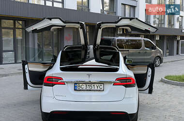 Позашляховик / Кросовер Tesla Model X 2018 в 